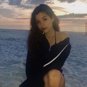 Meet your Posher, Daniela